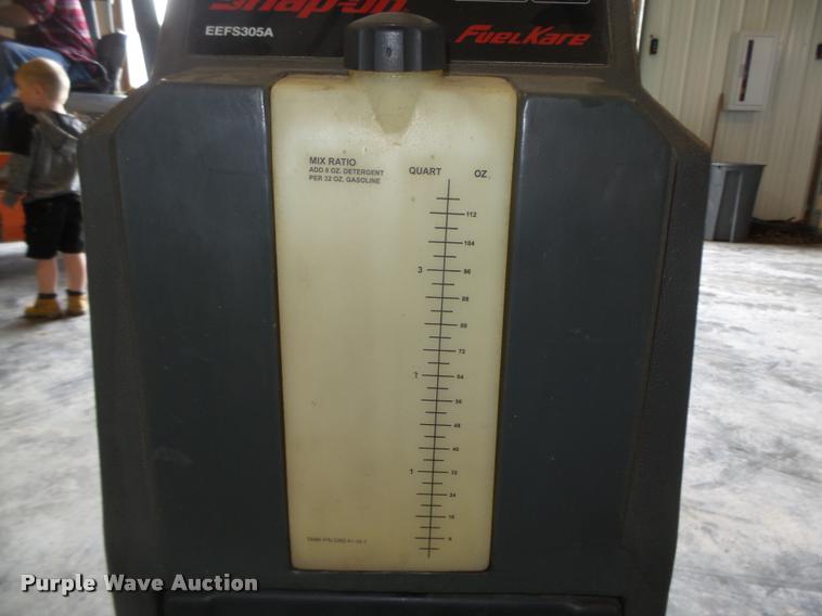 image for item AU9585 Snap-on EEFS305A Fuel Kare pressure vacuum tester