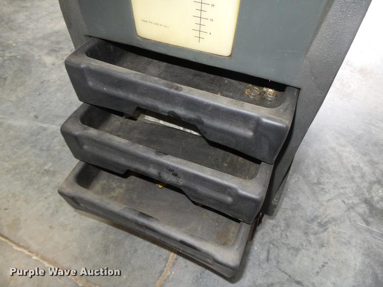 image for item AU9585 Snap-on EEFS305A Fuel Kare pressure vacuum tester