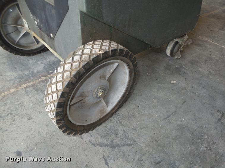 image for item AU9585 Snap-on EEFS305A Fuel Kare pressure vacuum tester