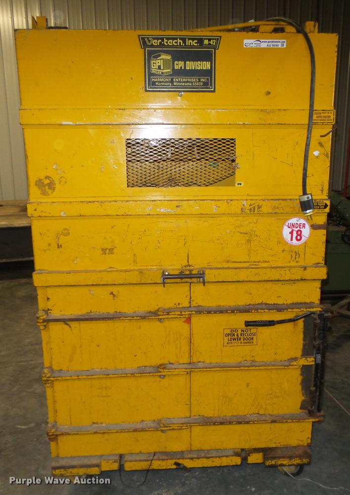 image for item AU9590 Vertech M-42 cardboard baler