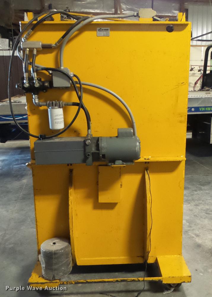 image for item AU9590 Vertech M-42 cardboard baler