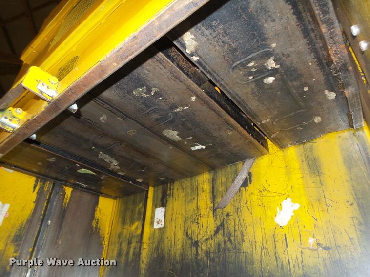 image for item AU9591 Vertec 2242 EA1 cardboard baler