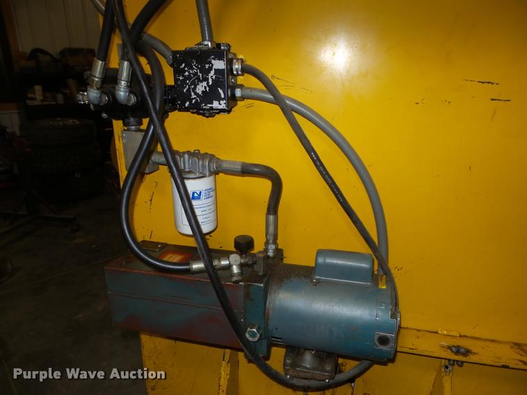 image for item AU9591 Vertec 2242 EA1 cardboard baler