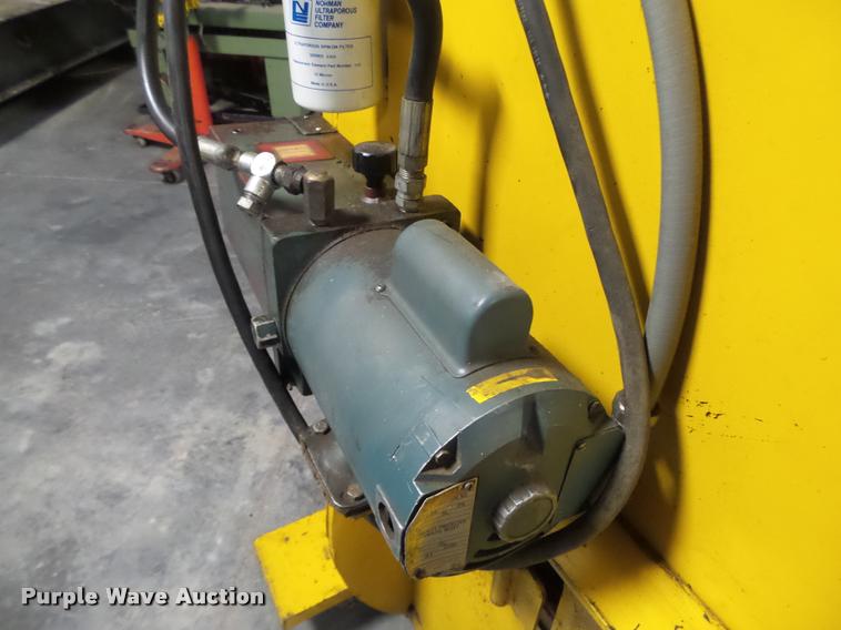 image for item AU9591 Vertec 2242 EA1 cardboard baler