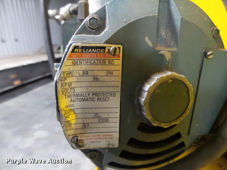 image for item AU9591 Vertec 2242 EA1 cardboard baler