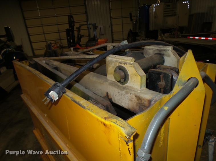 image for item AU9591 Vertec 2242 EA1 cardboard baler