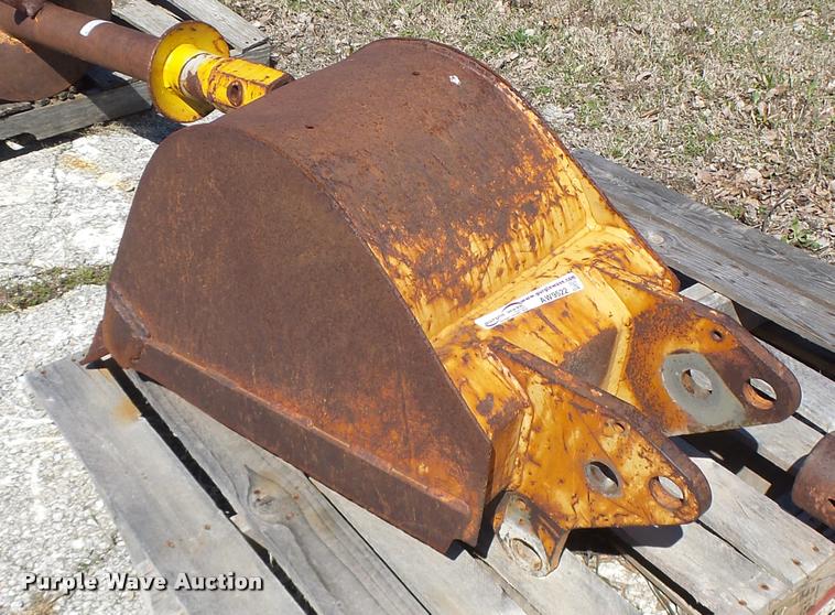 image for item AW9522 18"W bucket