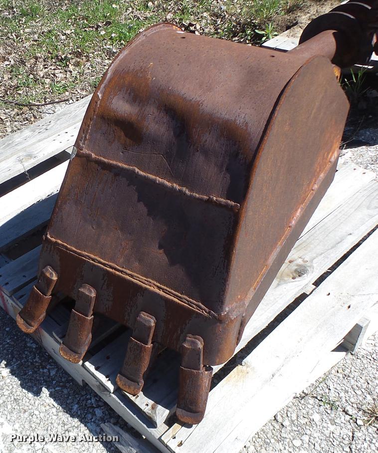 image for item AW9522 18"W bucket