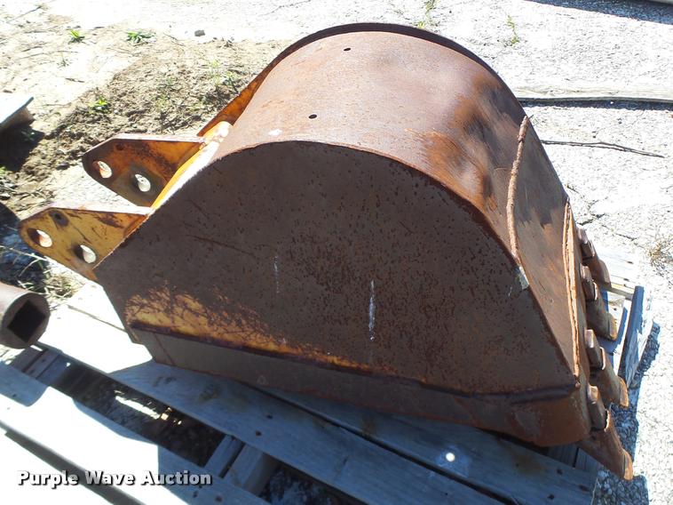 image for item AW9522 18"W bucket