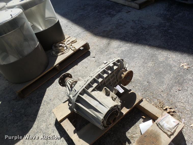 image for item AW9533 Ford transfer case