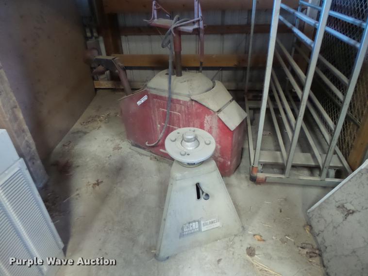 image for item AW9534 Automotive tools