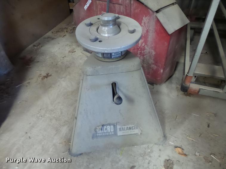 image for item AW9534 Automotive tools