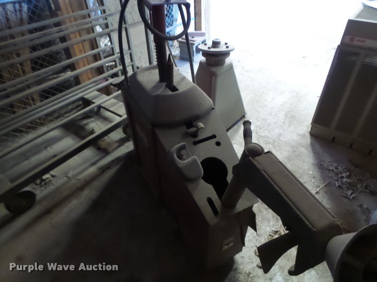 image for item AW9534 Automotive tools