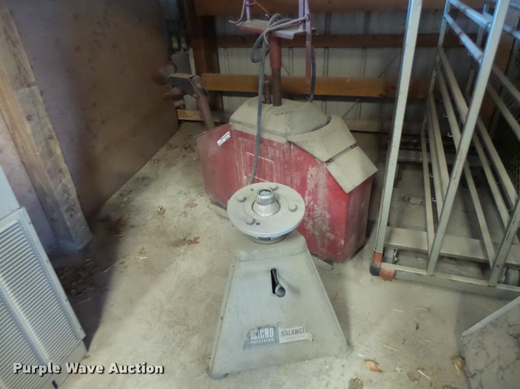 image for item AW9534 Automotive tools