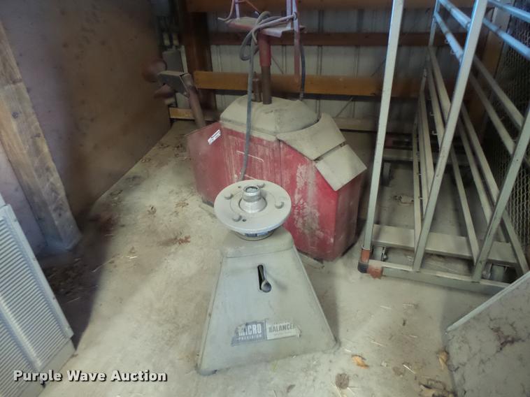 image for item AW9534 Automotive tools