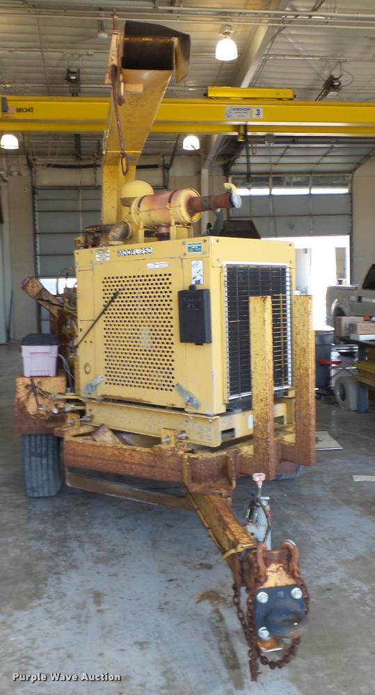 image for item AW9537 Bandit 250XP wood chipper