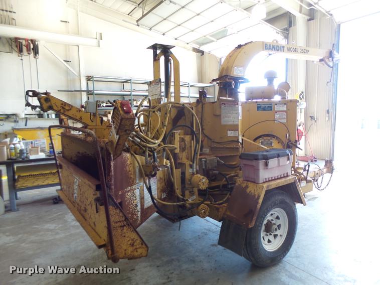 image for item AW9537 Bandit 250XP wood chipper