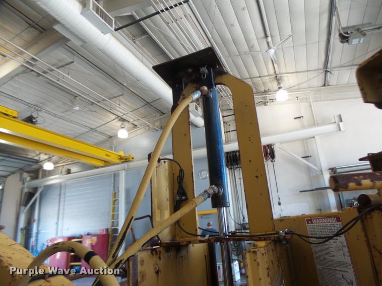 image for item AW9537 Bandit 250XP wood chipper