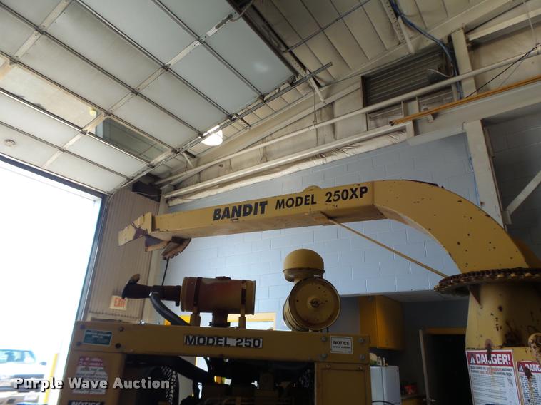 image for item AW9537 Bandit 250XP wood chipper