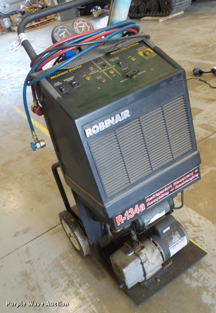 image for item AW9538 Robinair R134A refrigerant recycler