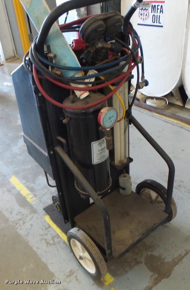 image for item AW9538 Robinair R134A refrigerant recycler