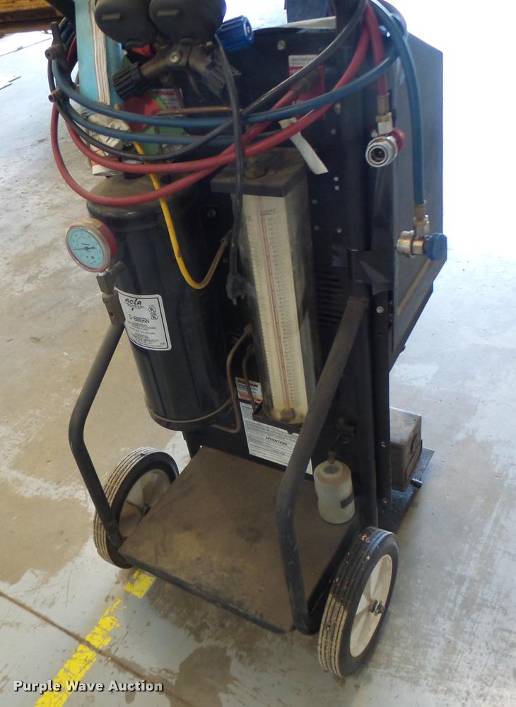 image for item AW9538 Robinair R134A refrigerant recycler