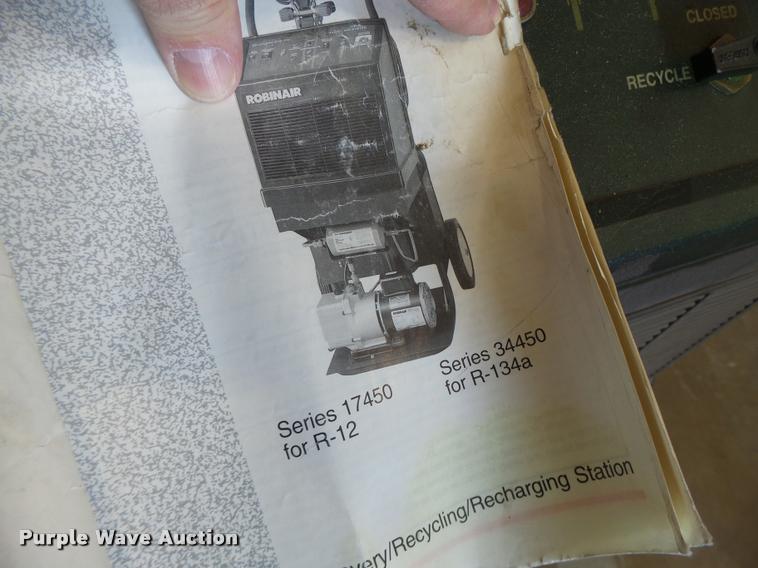 image for item AW9538 Robinair R134A refrigerant recycler