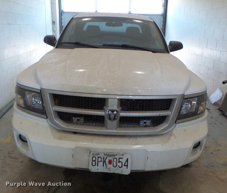 image for item AW9539 2010 Dodge Dakota Ext. Cab pickup truck