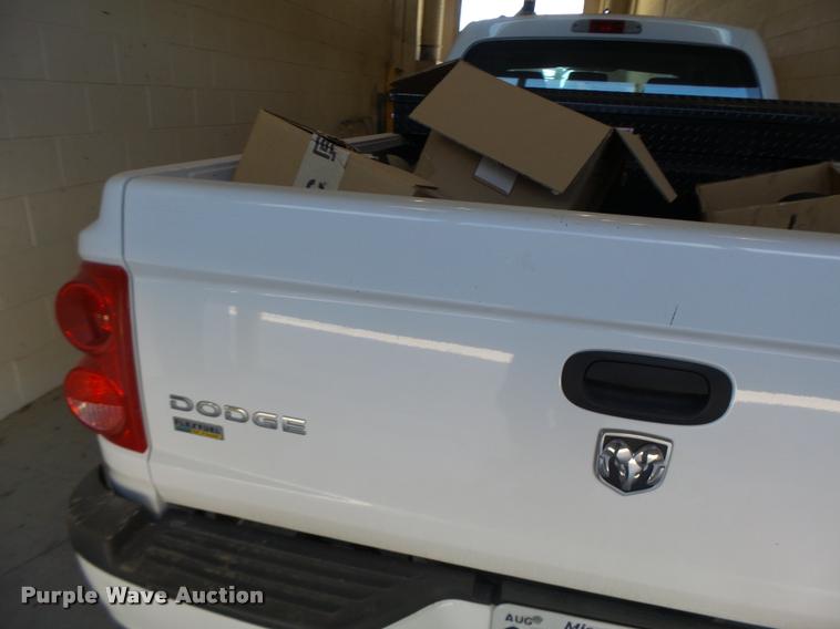 image for item AW9539 2010 Dodge Dakota Ext. Cab pickup truck