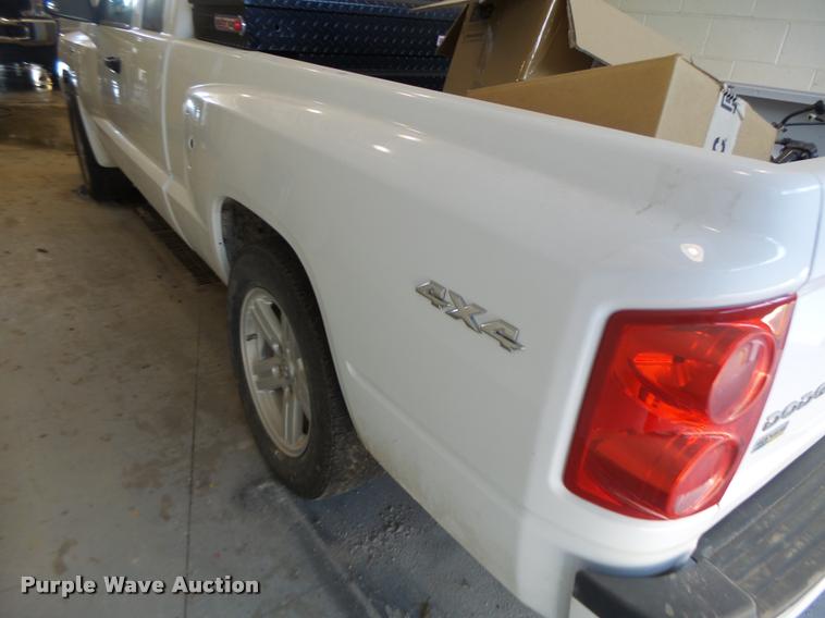 image for item AW9539 2010 Dodge Dakota Ext. Cab pickup truck