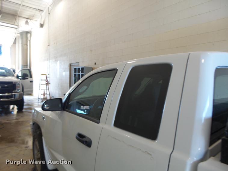 image for item AW9539 2010 Dodge Dakota Ext. Cab pickup truck