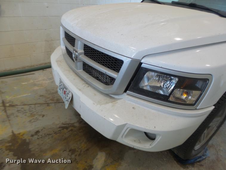 image for item AW9539 2010 Dodge Dakota Ext. Cab pickup truck