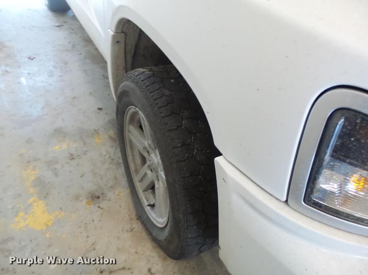 image for item AW9539 2010 Dodge Dakota Ext. Cab pickup truck