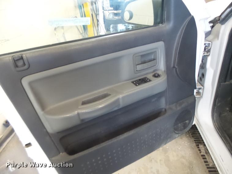 image for item AW9539 2010 Dodge Dakota Ext. Cab pickup truck