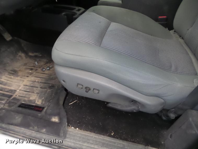 image for item AW9539 2010 Dodge Dakota Ext. Cab pickup truck