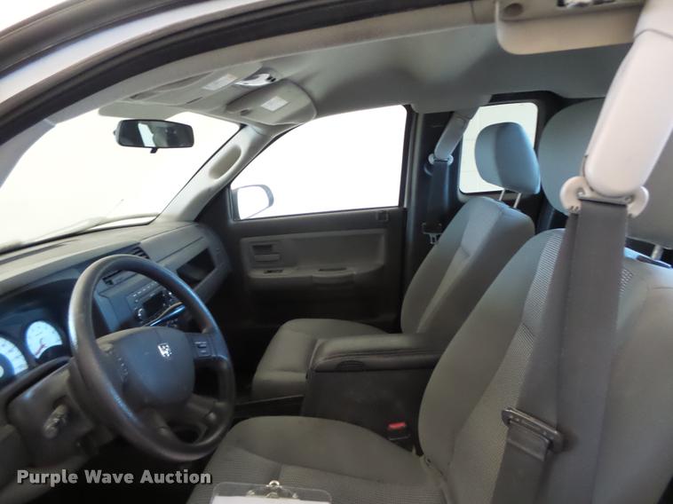 image for item AW9539 2010 Dodge Dakota Ext. Cab pickup truck