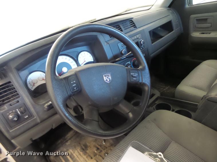 image for item AW9539 2010 Dodge Dakota Ext. Cab pickup truck