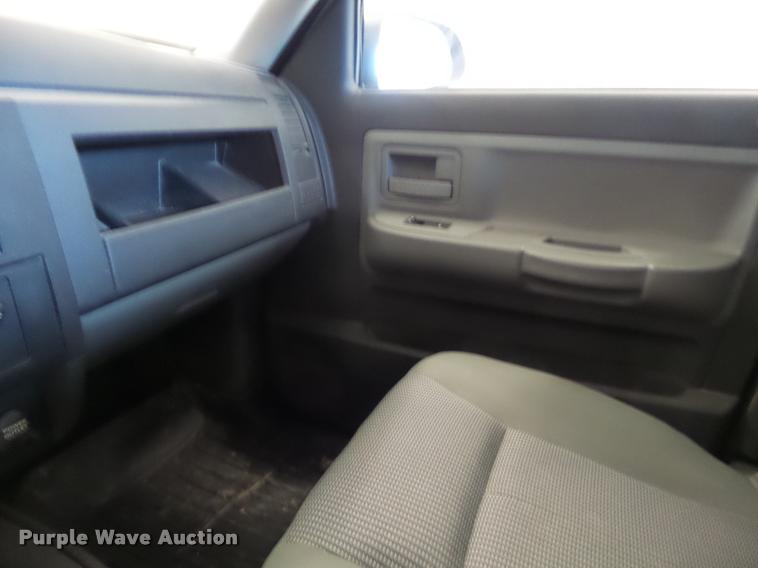image for item AW9539 2010 Dodge Dakota Ext. Cab pickup truck