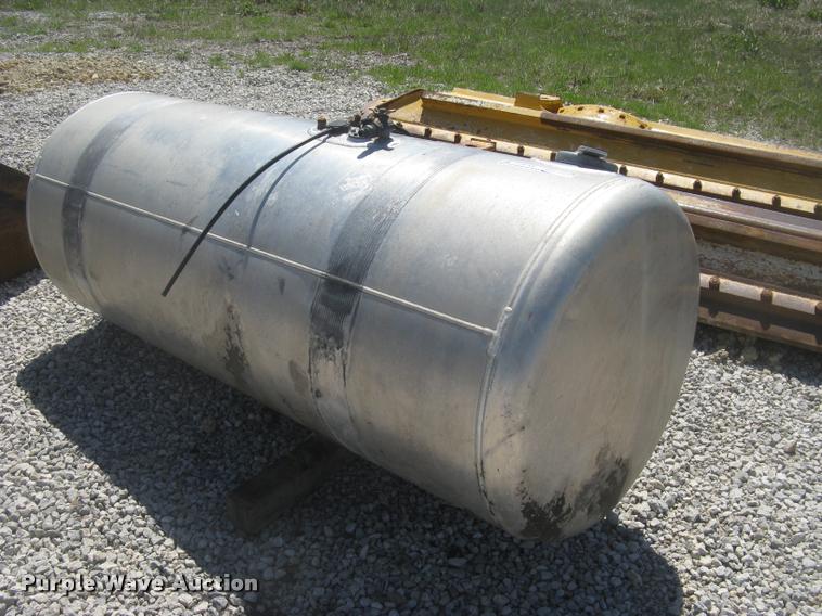 image for item AX9277 Peterbilt fuel tank