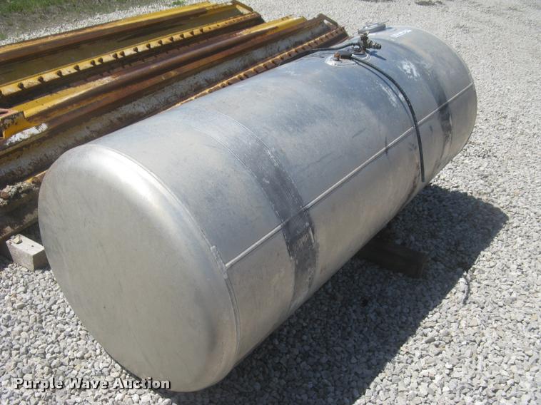 image for item AX9277 Peterbilt fuel tank