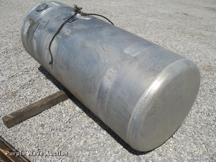 image for item AX9277 Peterbilt fuel tank