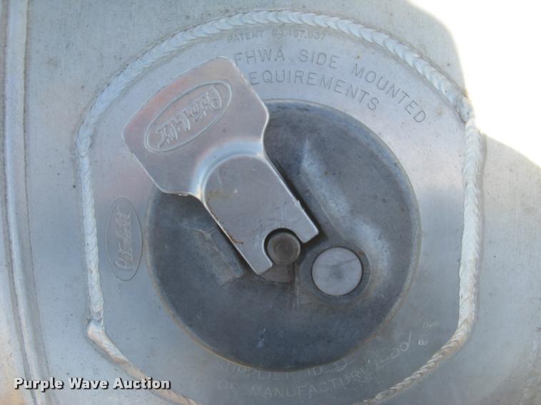 image for item AX9277 Peterbilt fuel tank