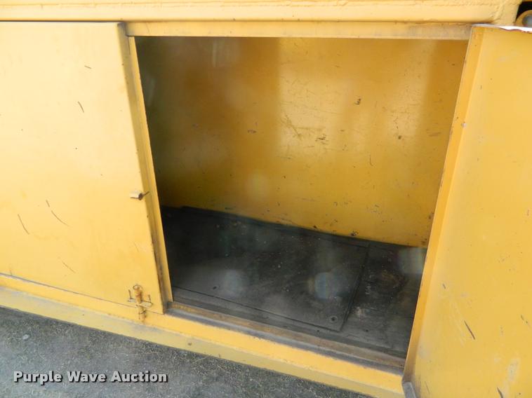 image for item BQ9752 1975 Ford fuel and lube truck