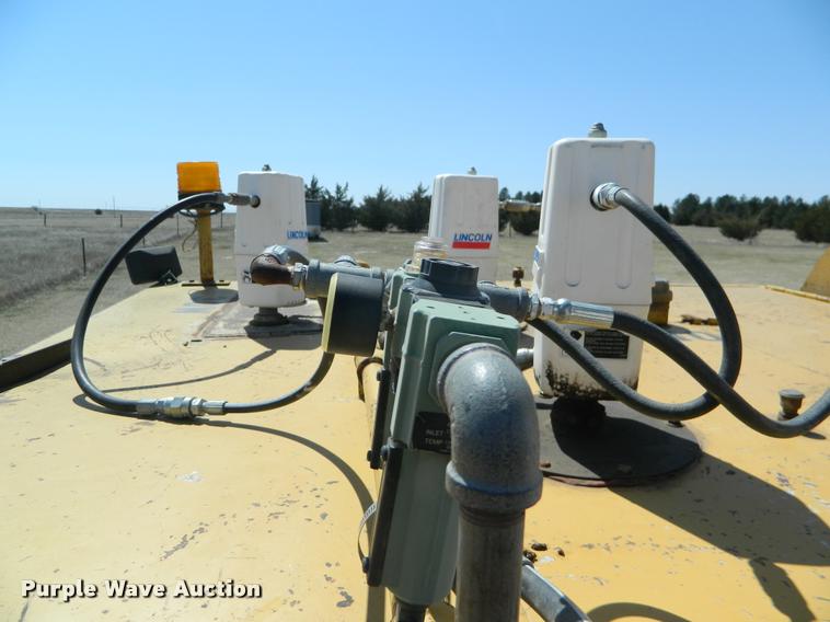 image for item BQ9752 1975 Ford fuel and lube truck