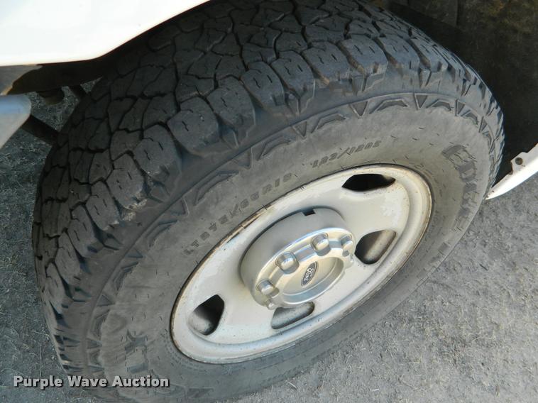 image for item BQ9753 2005 Ford F350 Super Duty Crew Cab pickup truck