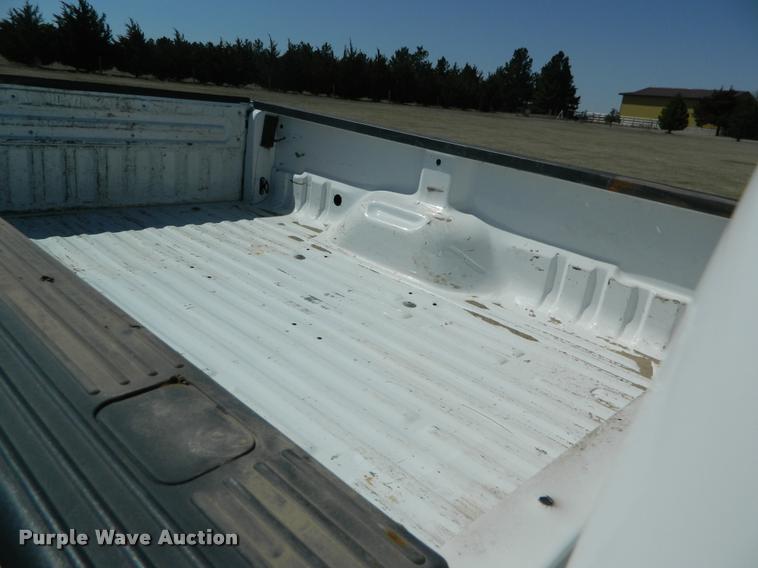 image for item BQ9753 2005 Ford F350 Super Duty Crew Cab pickup truck