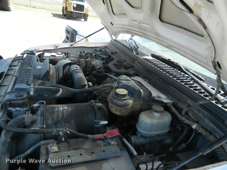 image for item BQ9753 2005 Ford F350 Super Duty Crew Cab pickup truck