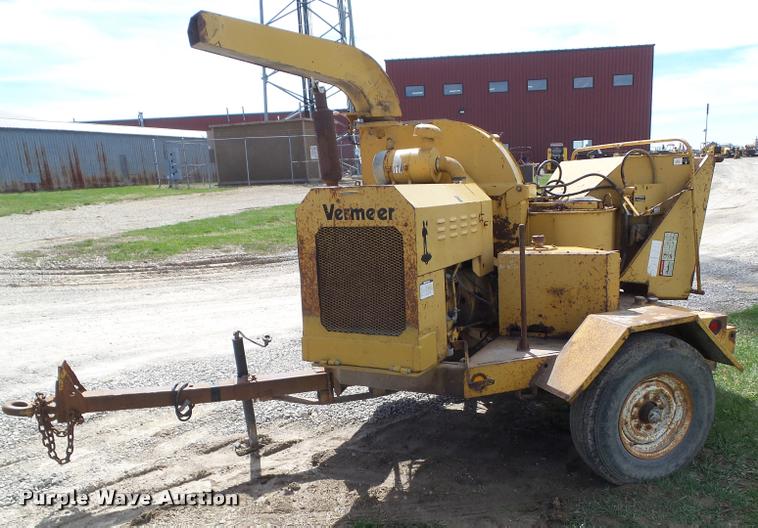 image for item CB9964 Vermeer BC1250 wood chipper