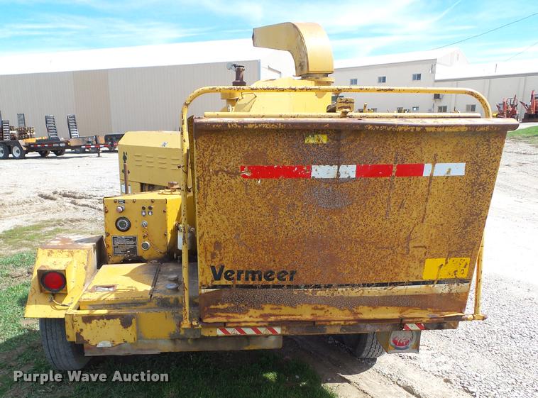 image for item CB9964 Vermeer BC1250 wood chipper