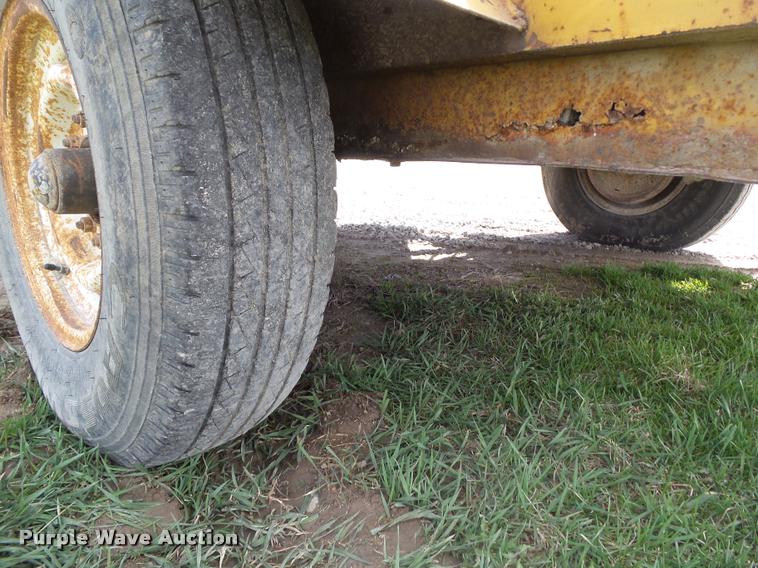 image for item CB9964 Vermeer BC1250 wood chipper